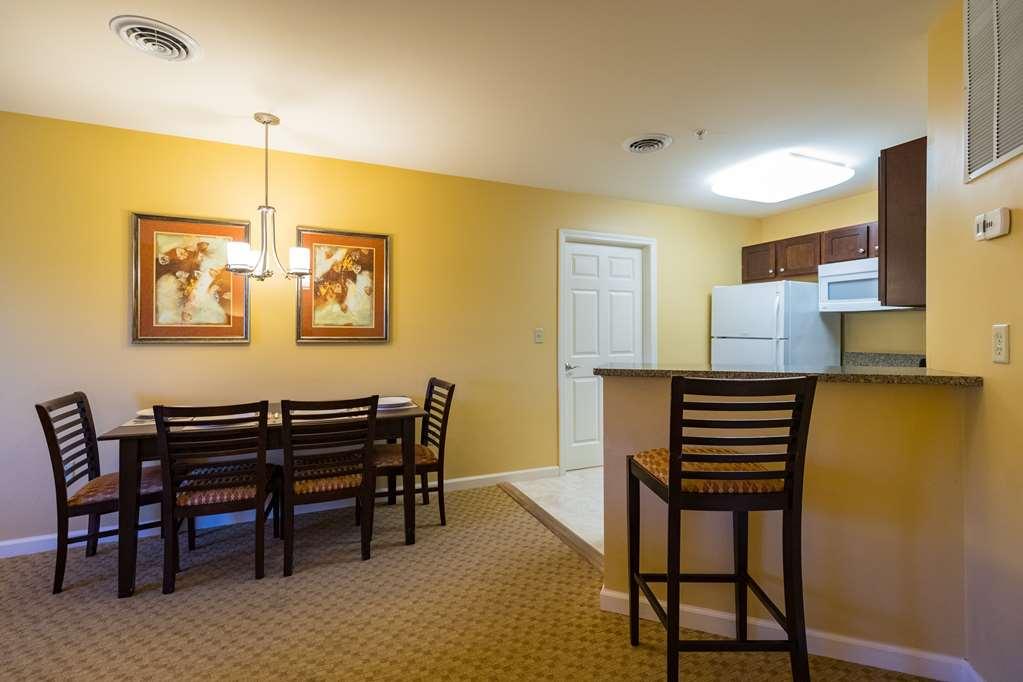 Vacation Village In The Berkshires Hancock Camera foto A typical kitchen and dining area in a typical two-bedroom villa