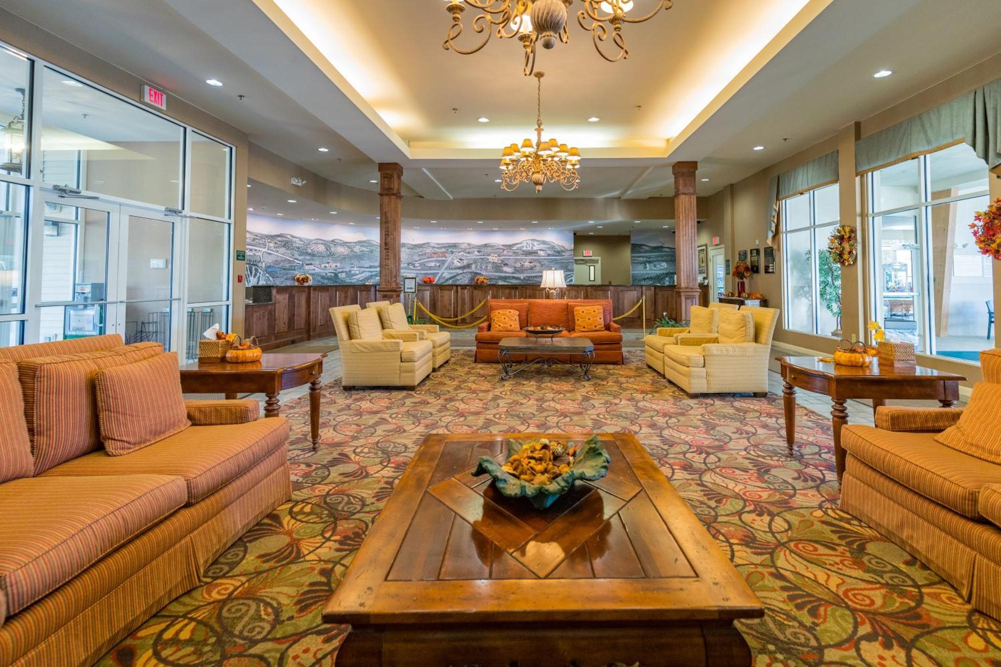 Vacation Village In The Berkshires Hancock Esterno foto The lobby of the Hilton San Diego Bayfront